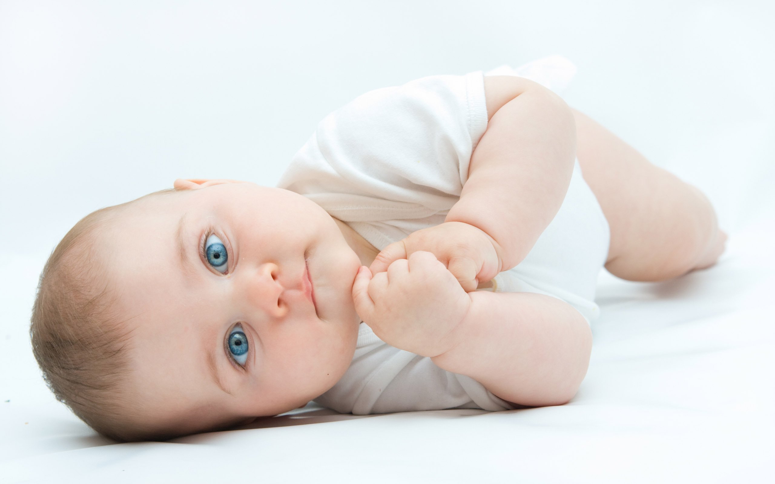 平凉供卵医院捐卵女孩面对宝宝的耳屎该如何清理？